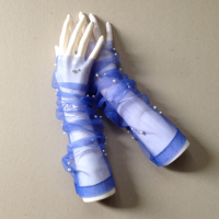 Дамски ръкавици без пръсти от син тюл с бели мъниста- 3009, снимка 2 - Ръкавици - 44818035