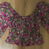 Блуза на цветя Mango, снимка 1 - Блузи с дълъг ръкав и пуловери - 44622730