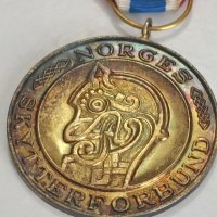 норвежки сребърен медал с позлата , снимка 1 - Антикварни и старинни предмети - 42119676