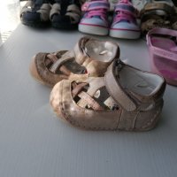Обувки, ботуши, чехли сандали, маратонкибебе 19 номер, снимка 2 - Детски обувки - 38001616