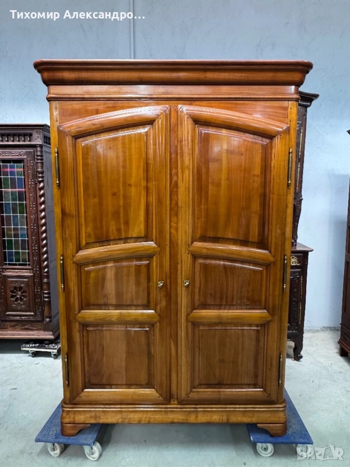 Двукрилен гардероб от дъбов масив, снимка 1