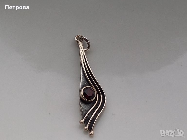 Сребърна висулка с гранат , снимка 1