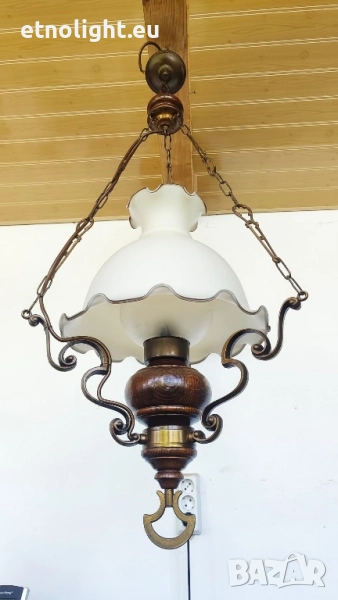 Красив месингов полилей съчетание с дървени елементи и две стъкленици , снимка 1