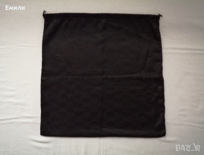 Gucci оригинална противопрахова торбичка монограм в кафяв цвят, снимка 1