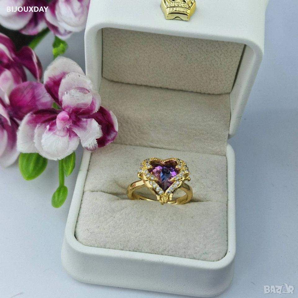 регулиращ се дамски пръстен пурпурно сърце от медицинска стомана с 18 карата златно покритие, снимка 1