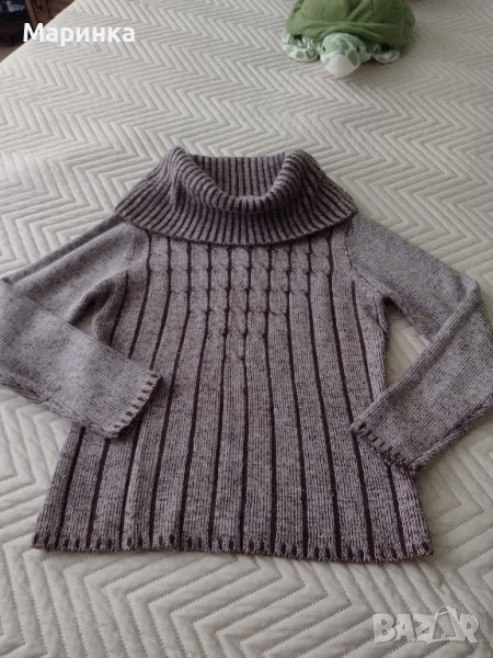 Мек пухкав и плътен пуловер с шал яка., снимка 1