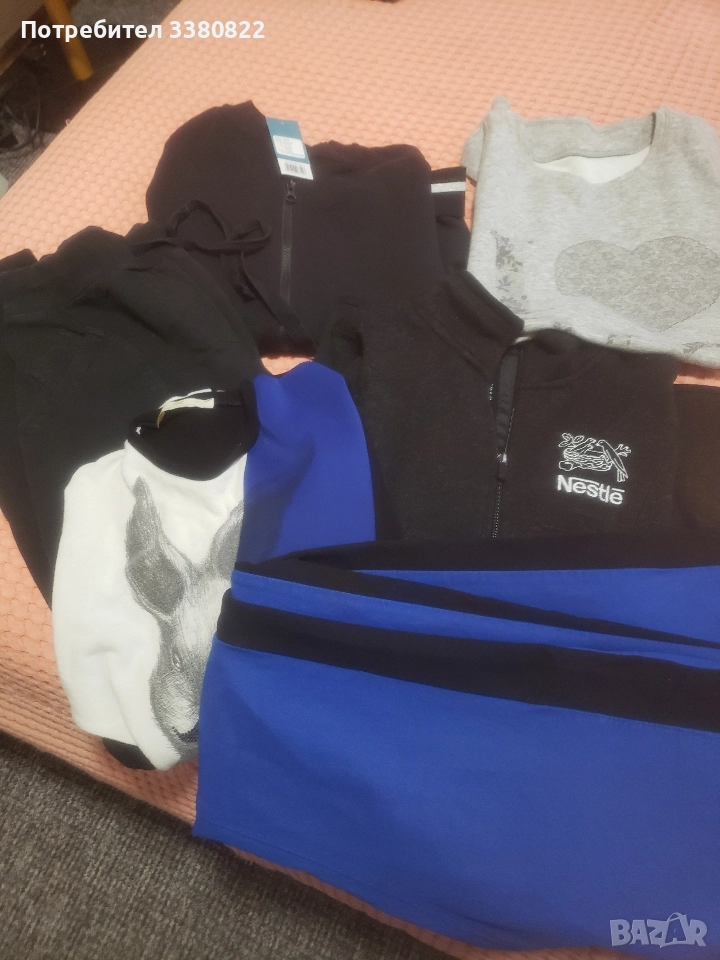 Спортни дрехи размер м ,цената е за всичко на снимките, снимка 1