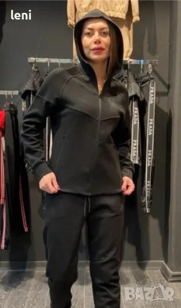 нови дамски екипи nike tech fleece , снимка 1