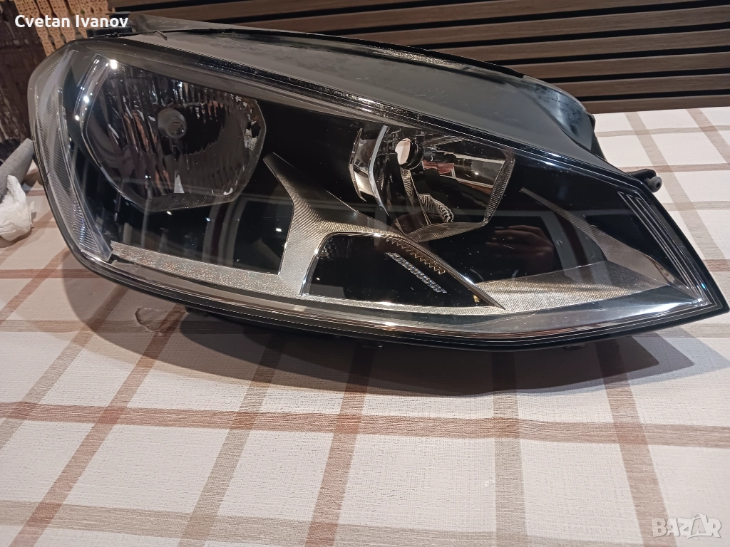 Десен фар Голф 7, снимка 1