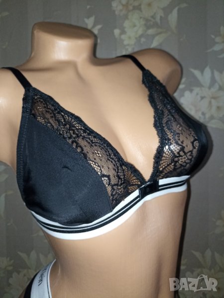 Kenneth Cole reaction L- 75/80B Перфектен черен сутиен с меки чашки без банели , снимка 1