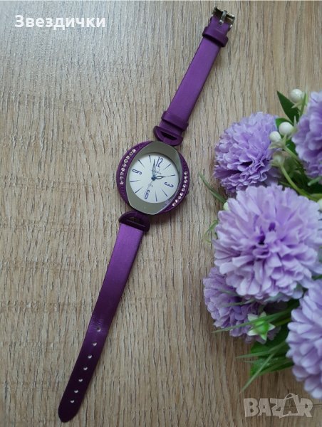 Часовник с кристали и каишка от естествена кожа в лилаво , снимка 1