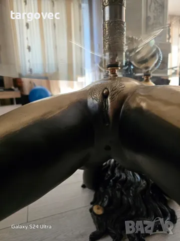 уникална маса бронз фигура на гола жена със стъклен плот, снимка 4 - Маси - 50062323