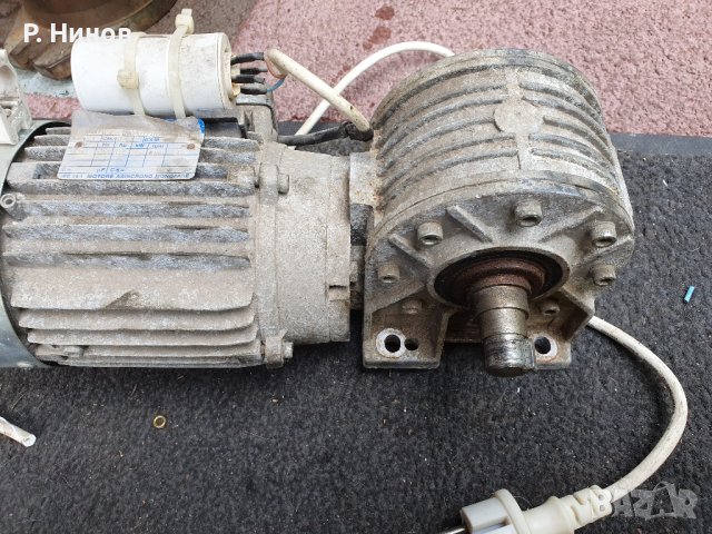 Монофазен ел.двигател 30 оборота  1.1 кW, снимка 7 - Електродвигатели - 41471040