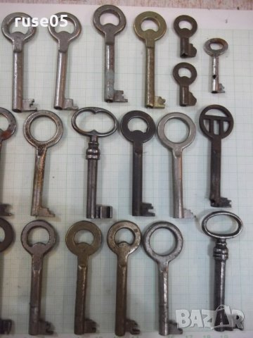 Лот от 25 бр. стари ключа с кухо тяло, снимка 7 - Други ценни предмети - 29777435