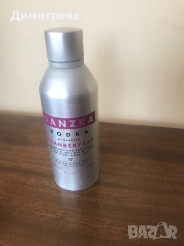 Пластмасово шише /туба/- 1 л., шише алуминий /от водка/, снимка 4 - Съдове за готвене - 42535621