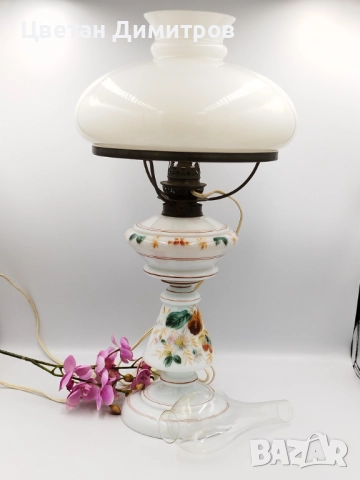 антикварна петролна лампа с основа от опалиново стъкло и абажур от матирано стъкло, около 1900 г, снимка 2 - Антикварни и старинни предмети - 51953869