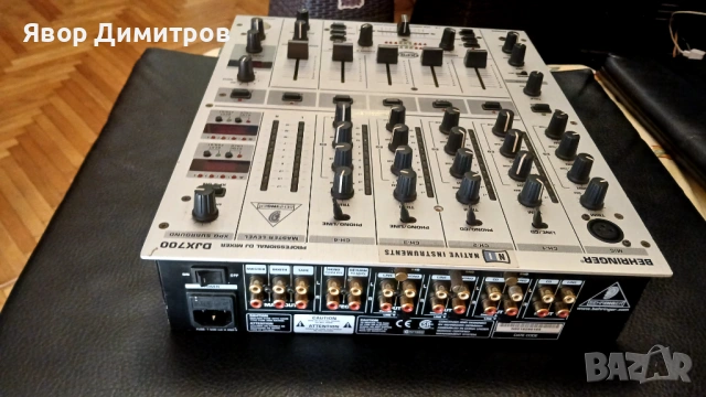 Behringer DJX700, снимка 3 - Ресийвъри, усилватели, смесителни пултове - 54155374