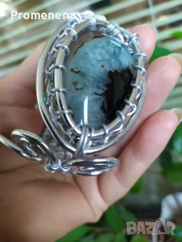 Гривна с естествен полускъпоценен камък, снимка 2 - Гривни - 47511977