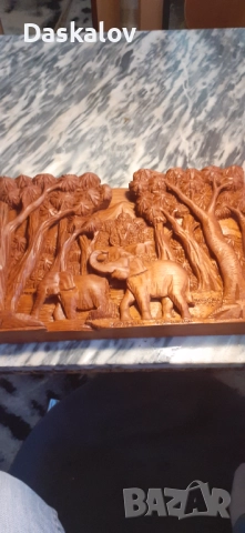 Продавам картина дърворезба -слончета!