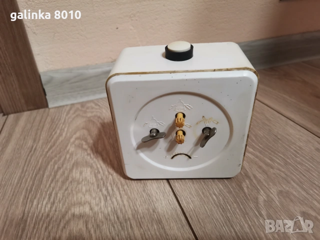 Работещ Руски будилник, снимка 4 - Антикварни и старинни предмети - 53877227