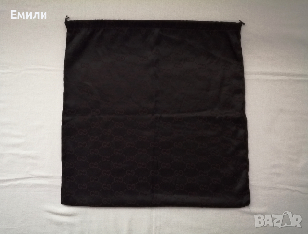 Gucci оригинална противопрахова торбичка монограм в кафяв цвят, снимка 1 - Чанти - 44673682