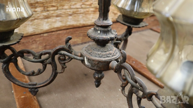 Стар полилей от мед и бронз. Три лампи с фасунга E27., снимка 5 - Полилеи - 54343844