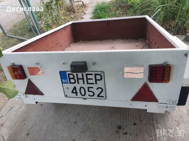 Ремарке с ресори 