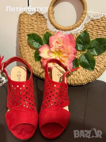 Дамска чанта и дамски обувки