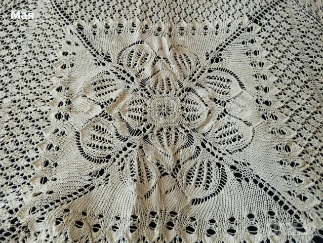 Големи покривки ръчно плетени за маса или легло, снимка 2 - Антикварни и старинни предмети - 50431617