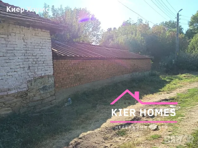Двуетажна къща в с. Елена, обл. Хасково, снимка 3 - Къщи - 56128531