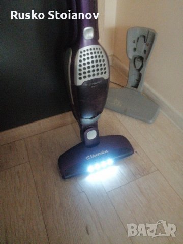 Акумулаторна прахосмукачка elektrolux , снимка 5 - Прахосмукачки - 39809353