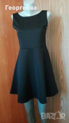 Рокля с релеф, на H&M👗🍀 M,M/L👗арт.623, снимка 2 - Рокли - 30047343