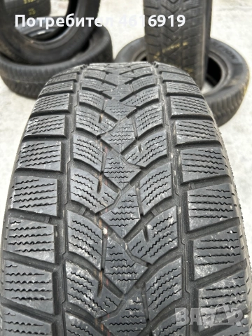 Зимни гуми Dunlop 215/60R17, снимка 3 - Гуми и джанти - 52045391