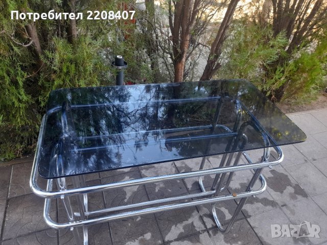 стъклено бюро маса