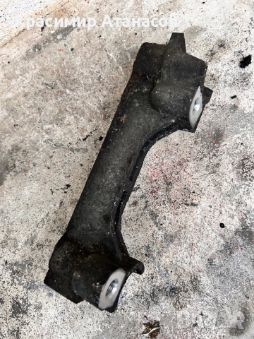 Тампон двигател за Тойота Авенсис T27.десен горе 2009–2013, снимка 18 - Части - 46519492