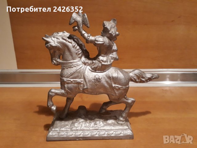 Старa метална фигура, жена на кон и сокол, СССР, снимка 3 - Колекции - 31989919