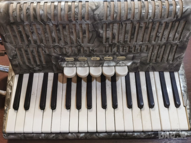 акордеон WELTMEISTER  - 80БАСА, снимка 4 - Акордеони - 53165256