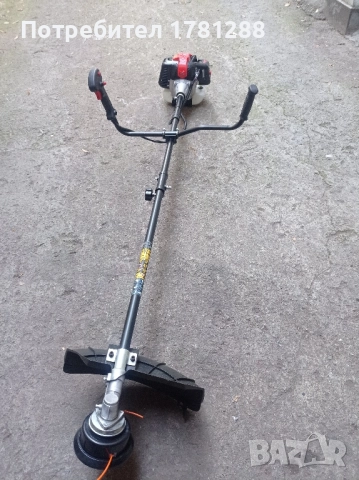 Бензинов тример за косене на трева., снимка 3 - Градинска техника - 52371987