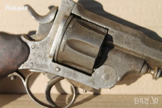 Стар револвер, снимка 3 - Антикварни и старинни предмети - 47511496