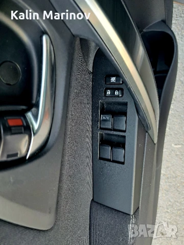 Тойота Аурис 1.3 i 2014г., снимка 9 - Автомобили и джипове - 50789072