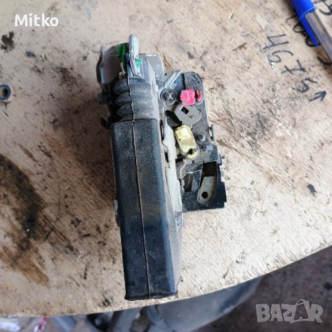 Брава Врата Предна Лява За Дачия Логан МЦВ 2007г / Dacia Logan MCV 2007y, снимка 2 - Части - 44301835