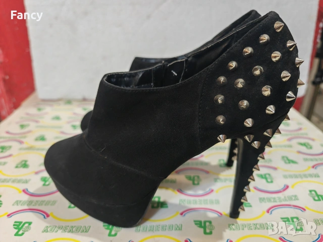 Страхотни дамски обувки висок ток 40 номер, снимка 3 - Дамски обувки на ток - 53230357