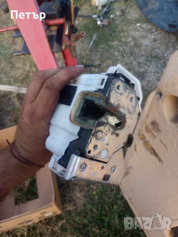 Предна дясна брава Фиат добло опел комбо след 2010г, снимка 2 - Части - 42285627