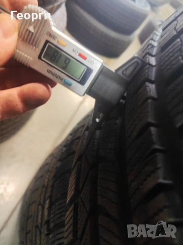4бр.зимни гуми 205/50/17 Momo, снимка 6 - Гуми и джанти - 54106539