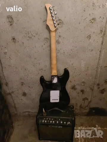 Електрическа китара комплект с усилвател , снимка 2 - Китари - 50757178