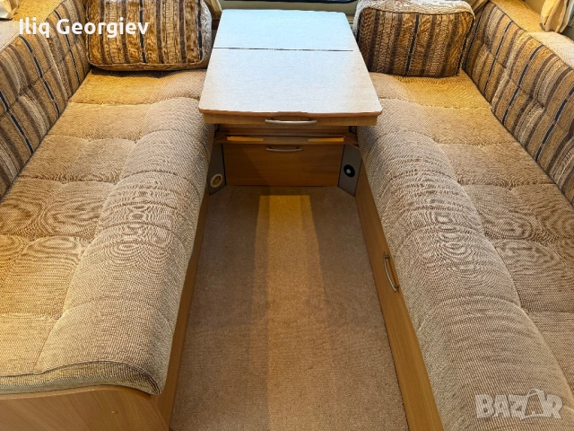 Каравана SWIFT CHARISMA-Френска Спалня/ФОРСЕЛТ/СОЛАР/Душ кабина/КАТО НОВА/ПЛАТЕНО МИТО , снимка 13 - Каравани и кемпери - 53217821