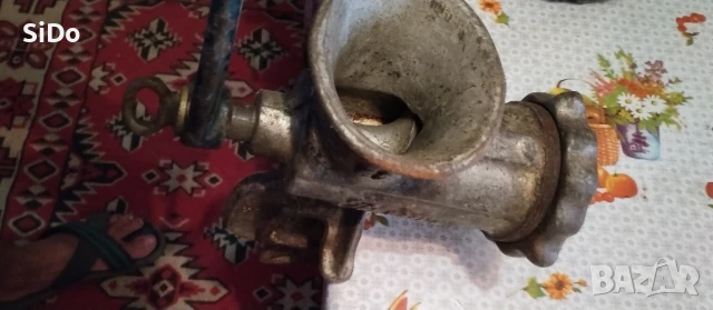 Лот 2 чугунени ръчни месомелачки малка и голяма, снимка 7 - Месомелачки - 50578375