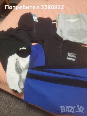 Спортни дрехи размер м ,цената е за всичко на снимките