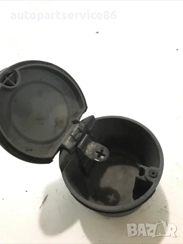 Задна пепелник LHD за KIA Sedona 2.9 CRDi (2002–2006) K53A68660, снимка 2 - Части - 53286263