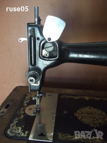 Шевна машина "Helvetia" ръчна стара работеща, снимка 4 - Други ценни предмети - 54314153